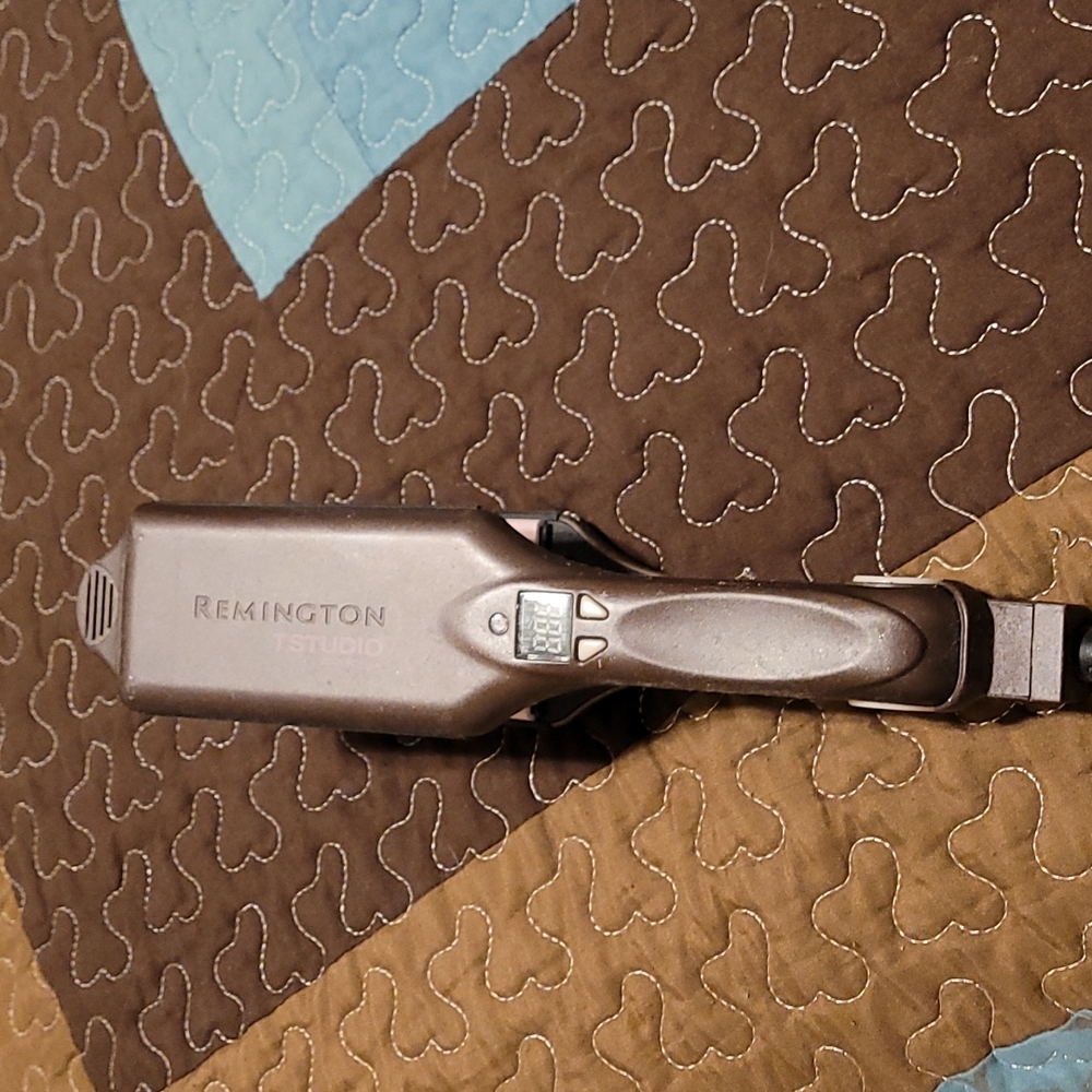 Remington T Studio ceramic plate hair straightener